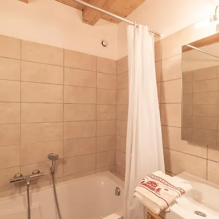 Chalet Les Laouchets - 8 Pers